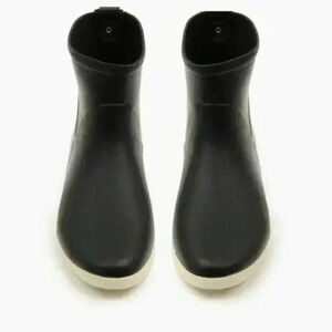 Alice + Whittles Legacy Minimalist T Ankle Rain Boots Black Nude Women's size 10